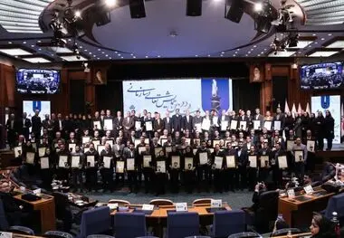 فولاد سنگان تقدیرنامه 4 ستاره کسب کرد

