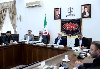 معاون اول رئیس‌جمهور در جلسه کارگروه تحقق شعار سال:‌از بخش خصوصی در زمینه سرمایه‌گذاری و تامین منابع مورد نیاز برنامه هفتم پیشرفت جدی‌تر استفاده شود/ سازوکار امنیت سرمایه‌گذاری ایرانیان خارج از کشور تعبیه شود/ ضرورت فعال شدن استانداری‌ها در جذب سرمایه‌گذا