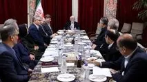معاون اول رئیس‌جمهور در دیدار با اعضای اتحادیه انجمن‌های علوم اجتماعی:
دولت نیاز دارد تا برای حل مسائل اجتماعی، وفاق و اجماع ایجاد شود/ انجمن‌های علمی مشاوران برجسته و بی‌ادعای نظام هستند/ در سال‌های اخیر سطح مطالبات اجتماعی بالا رفته است/ در چند دهه ا