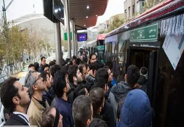 مردم زیر فشار سوءمدیریت حمل و نقل عمومی