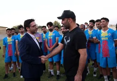 مدیرعامل شرکت فولاد هرمزگان: به صورت همه جانبه از تیم فوتبال حمایت می‌کنیم