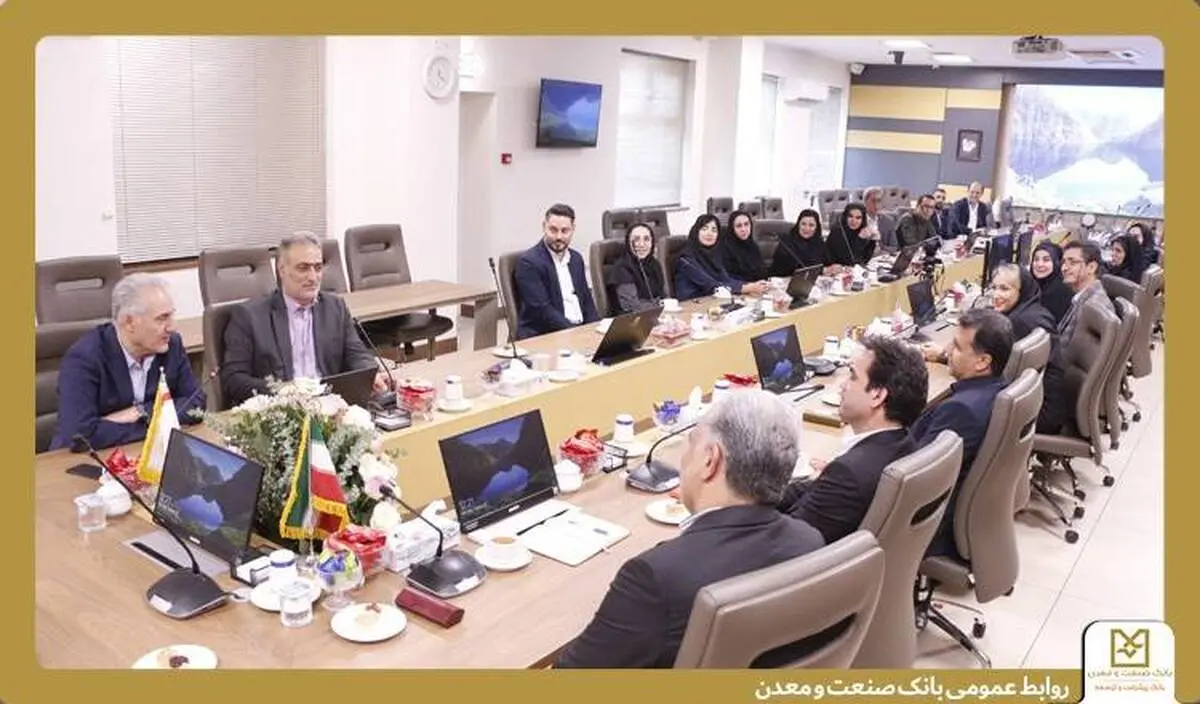 مراسم تودیع مدیر سابق و معارفه سرپرست جدید مدیریت امور حوزه مدیریت و روابط عمومی بانک صنعت و معدن برگزار شد
