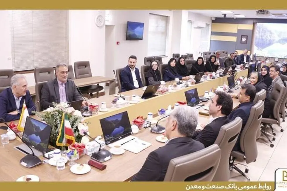 مراسم تودیع مدیر سابق و معارفه سرپرست جدید مدیریت امور حوزه مدیریت و روابط عمومی بانک صنعت و معدن برگزار شد
