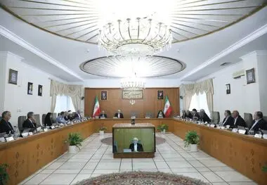 معاون اول رئیس‌جمهور در جلسه هیات دولت: بیانات رهبر معظم انقلاب، راهبرد دولت است/رئیس‌جمهور مواضع منطقی و اصولی نظام را در سازمان ملل با صلابت بیان خواهد کرد/ در چارچوب منافع ملی می‌توانیم با همه کشورهای دنیا روابط خوبی داشته باشیم/ از پیش‌داوری و بیان مو
