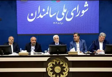 باید راهبرد عزت، منزلت و کرامت را در برخورد با سالمندان در جامعه دنبال کنیم/ در شعار اعلام می کنیم مردم صاحب انقلاب هستند اما باید در عمل دو طرف وظایف خود را انجام دهند/ باید احترام به سالمندان در فرهنگ ایرانی و اسلامی، احیا و تقویت شود/ موضع دولت چهارد