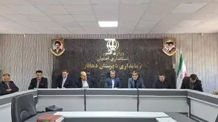 فرماندار دهاقان بر نقش آفرینی مؤثر بانک مسکن در خانه دار شدن مردم تاکید کرد
