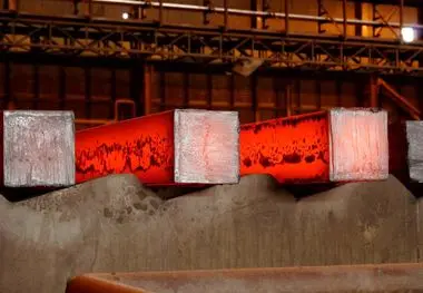 فولاد، آخرین سپر صنعتی ایران در اقتصاد تحریم‌شده؛
مسئولان تدبیر کنند