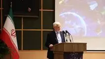 معاون اول رئیس‌جمهور در بازدید از پژوهشگاه فضایی ایران:
زنجیره علم و فناوری باید به رفاه، آرامش و امنیت مردم ختم شود/راهی جز دستیابی به علوم فضایی نداریم/ از جنگ کلاسیک و گلوله‌ها به جنگ علم و فناوری رسیدیم