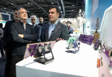 بازدید پزشکیان از نمایشگاه فناوری های روز آمد و ایران کانماین