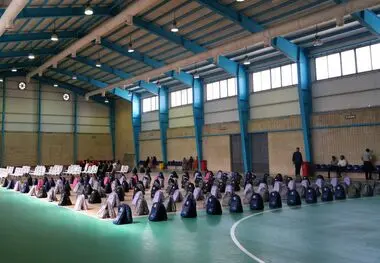 مشارکت کارکنان فولاد هرمزگان در پویش تامین لوازم‌التحریر دانش‌آموزان کم‌برخوردار