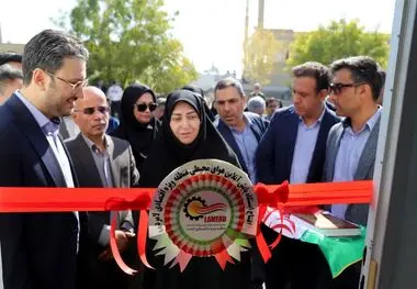 افتتاح ٩٠٠ میلیارد ریال پروژه‌های محیط‌زیستی منطقه ویژه لامرد در دهه فجر؛ 

معاون رئیس‌جمهور: راه‌اندازی سامانه پایش برخط کیفیت هوا در منطقه ویژه لامرد، مصداق اجرای تعهدات قانون هوای پاک است