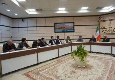 نشست صمیمی مهندس درویشوند، مدیر محترم گروه و سهامدار شرکت آلومینای ایران با جمعی از مسئولان استان