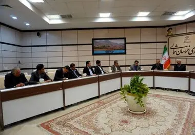 نشست صمیمی مهندس درویشوند، مدیر محترم گروه و سهامدار شرکت آلومینای ایران با جمعی از مسئولان استان