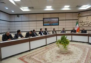 نشست صمیمی مهندس درویشوند، مدیر محترم گروه و سهامدار شرکت آلومینای ایران با جمعی از مسئولان استان