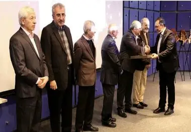 بالاترین سطح جایزه نوزدهمین جشنواره ملی انتشارات روابط عمومی به فولاد مبارکه رسید
