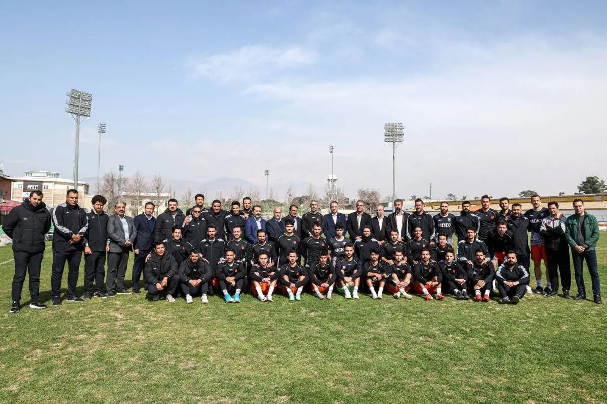 مدیرعامل مس ایران در تمرین تیم مس رفسنجان