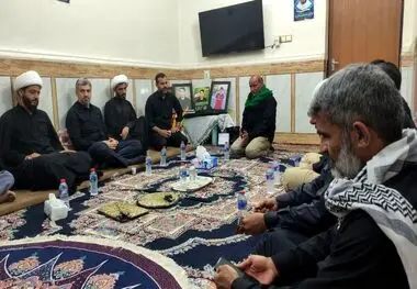 دیدار فرمانده حوزه مقاومت بسیج کارگران و کارخانجات شهید بقایی فولاد خوزستان با خانواده معظم پاسدار شهید محمد حسین سواری از شهدای سرافراز جنگ ۱۲ روزه