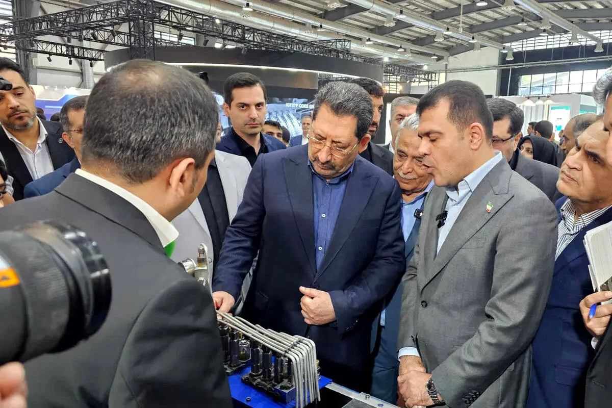 بازدید وزیر صمت و معاون فناوری ریاست جمهوری از نمایشگاه ایران کانماین ۲۰۲۵