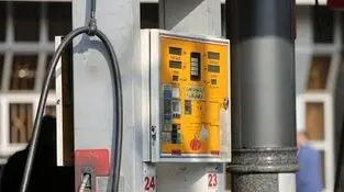 عضو کمیسیون انرژی: مجلس مخالف افزایش قیمت بنزین است