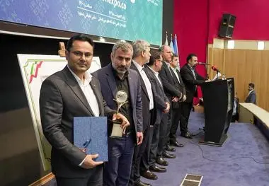 انتخاب فولاد خوزستان به عنوان شرکت برتر صادراتی در هفتمین نمایشگاه ایران اکسپو 