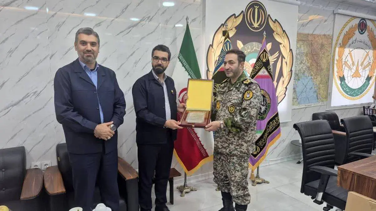 دیدار معاون منابع انسانی و امور اجتماعی شرکت فولاد خوزستان با فرمانده پدافند هوایی منطقه جنوب غرب کشور