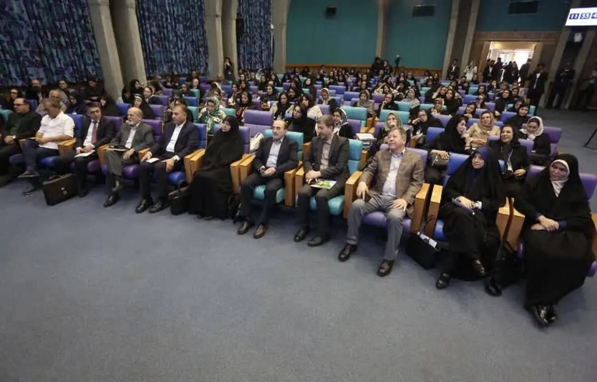 همایش بین‌المللی «نقش جهان، نقش زنان» برگزار شد
آغاز حرکت ملی بانوان کارآفرین از اصفهان
