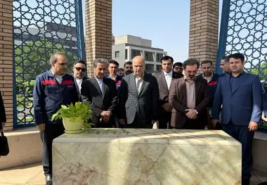 ادای احترام به مقام شهدا در فولاد اکسین خوزستان