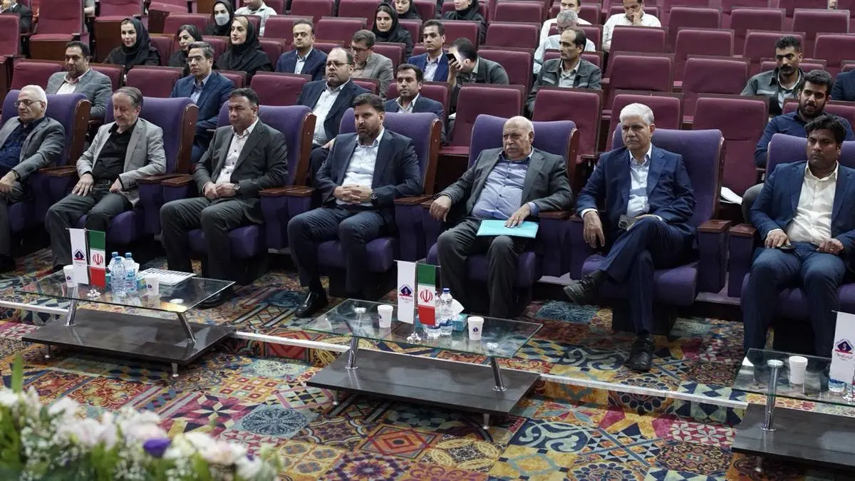 در مجمع عمومی شرکت جهان فولاد سیرجان مطرح شد:
*پیشتازی «فجهان» در رشد تولید، فروش، سودآوری و تکمیل طرح های توسعه ای*