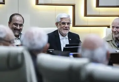 معاون اول رئیس‌جمهور در مجمع عمومی فرهنگستان علوم از متهم کردن نخبگان به جاسوسی انتفاد کرد؛
کشور از قطع روابط علمی با جهان ضرر می‌کند/دولت حق ندارد در امور دانشگاه‌ها دخالت کند/ برنامه هشتم توسعه بر مبنای تفکر علمی فرهنگستان‌ها تدوین شود/ سند ملی نوآور