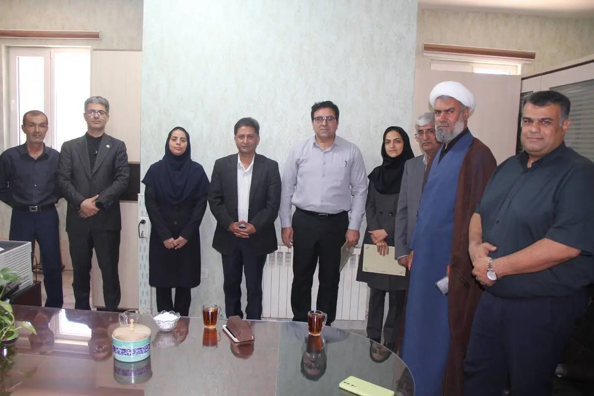 تکریم خدمات مینا برهانی و انتصاب امیر جهانشاهی به عنوان مدیر جدید روابط عمومی شرکت توزیع برق شمال
