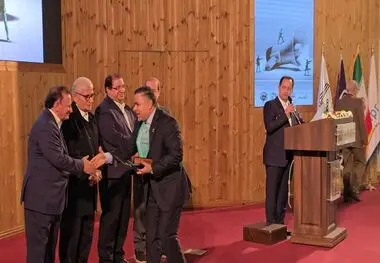 نشان ویژه روابط عمومی بحران به‌ویژه در جنگ تحمیلی ۱۲ روزه به روابط عمومی شرکت فولاد خوزستان اعطا شد