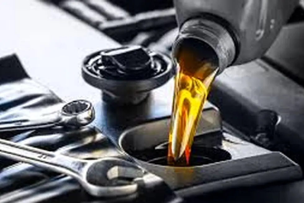 صادرات برخی فرآورده‌های هیدروکربنی برای تنظیم بازارروغن موتور ممنوع شد