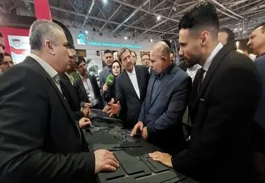 بازدید استاندار اصفهان و رئیس شورای استان بصره از غرفه ذوب‌آهن اصفهان در نمایشگاه متالکس 