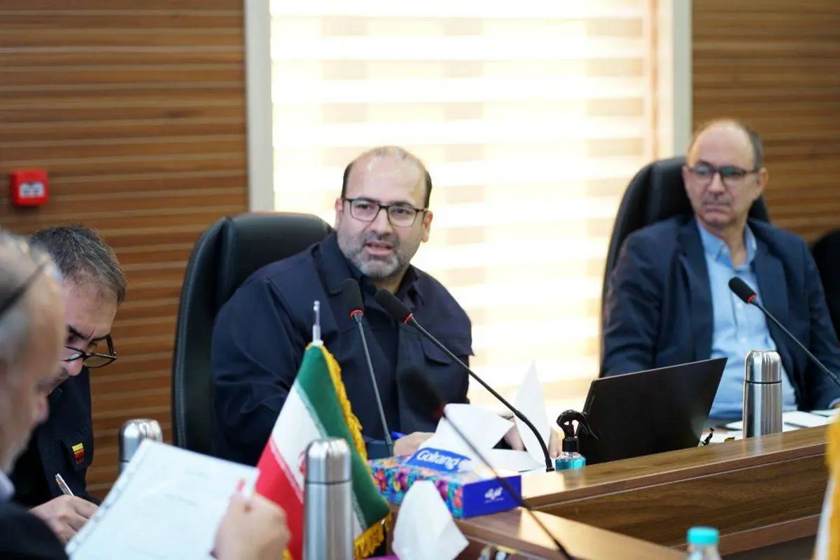 در جلسه هیات مدیره شرکت فولاد خوزستان مورد تاکید قرار گرفت؛
بررسی آخرین وضعیت تولید و پروژه های توسعه ای و افزایش شتاب در اجرای طرحهای استراتژیک