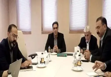رئیس هیات مدیره انجمن طلا وجواهر اصفهان عنوان کرد :

در صنعت طلا وجواهر اصفهان به عنوان قطب اصلی تولید طلای کشور است / در حوزه صادرات مصنوعات طلا، حدود ۹۹ درصد صادرات کشور از اصفهان انجام می‌شود