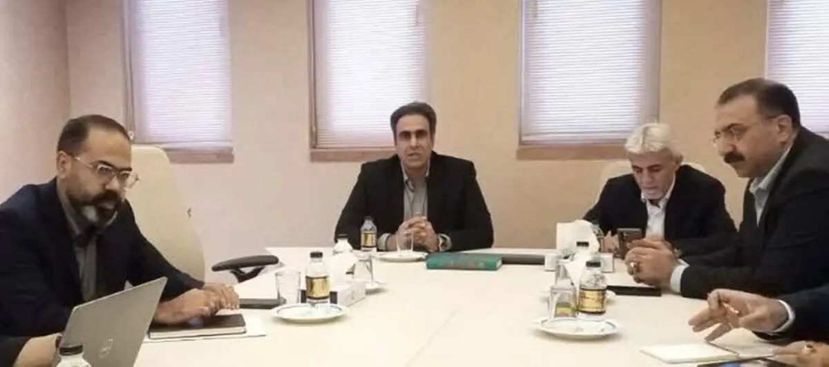 رئیس هیات مدیره انجمن طلا وجواهر اصفهان عنوان کرد :

در صنعت طلا وجواهر اصفهان به عنوان قطب اصلی تولید طلای کشور است / در حوزه صادرات مصنوعات طلا، حدود ۹۹ درصد صادرات کشور از اصفهان انجام می‌شود