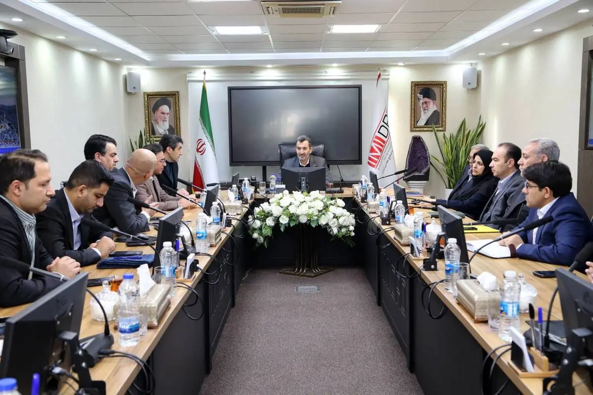 سمیعی نژاد در جلسه پایش طرح های گهرزمین مطرح کرد:
ضرورت هماهنگی با ایمیدرو برای اجرای طرح های زنجیره فولاد/ سیاست جدید، توسعه صنایع پائین دستی فولاد است