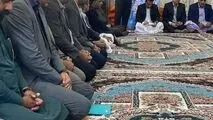 حضور مدیر بیمه دی سیستان و بلوچستان در منزل بخشدار شهید

