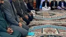 حضور مدیر بیمه دی سیستان و بلوچستان در منزل بخشدار شهید

