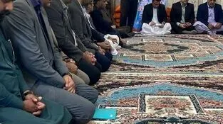 حضور مدیر بیمه دی سیستان و بلوچستان در منزل بخشدار شهید

