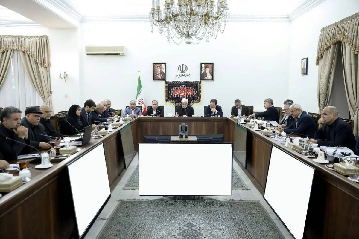  شیوه مدیریت اقتصادی کشور در جنگ ۱۲ روزه به عنوان الگو و مبنا قرار گیرد/قانون برنامه هفتم پیشرفت کشور برای شرایط عادی و نه وضعیت جنگی کشور نوشته شده است/ اجازه نمی‌دهیم دشمنان از جبهه اقتصادی به کشور آسیب برسانند/تاکید بر افزایش نظارت‌ها و برخورد با برخی 