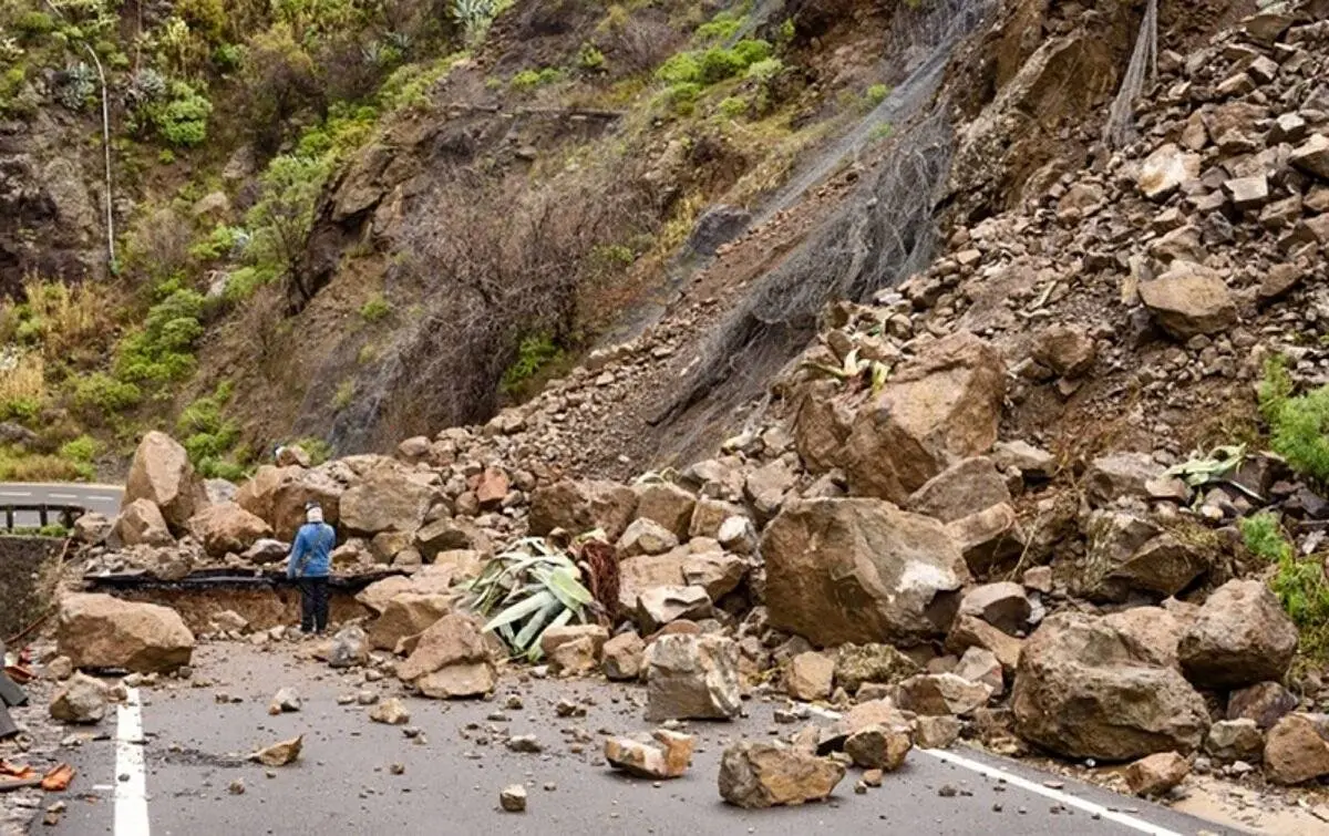 گسل، باران و جاده؛ ۳ عامل زمین‌لغزش در محور پردیس-تهران