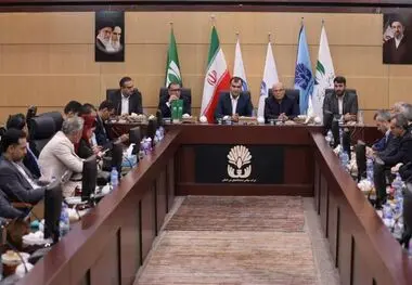 رئیس کل بیمه مرکزی در آیین امضای تفاهم‌نامه با سازمان نظام صنفی رایانه‌ای کشور:
