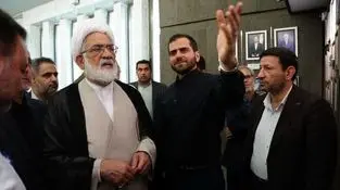 تعمیرات اساسی پنج کمپرسور حیاتی پتروشیمی آریاساسول با استقاده از توان متخصصان ایرانی  