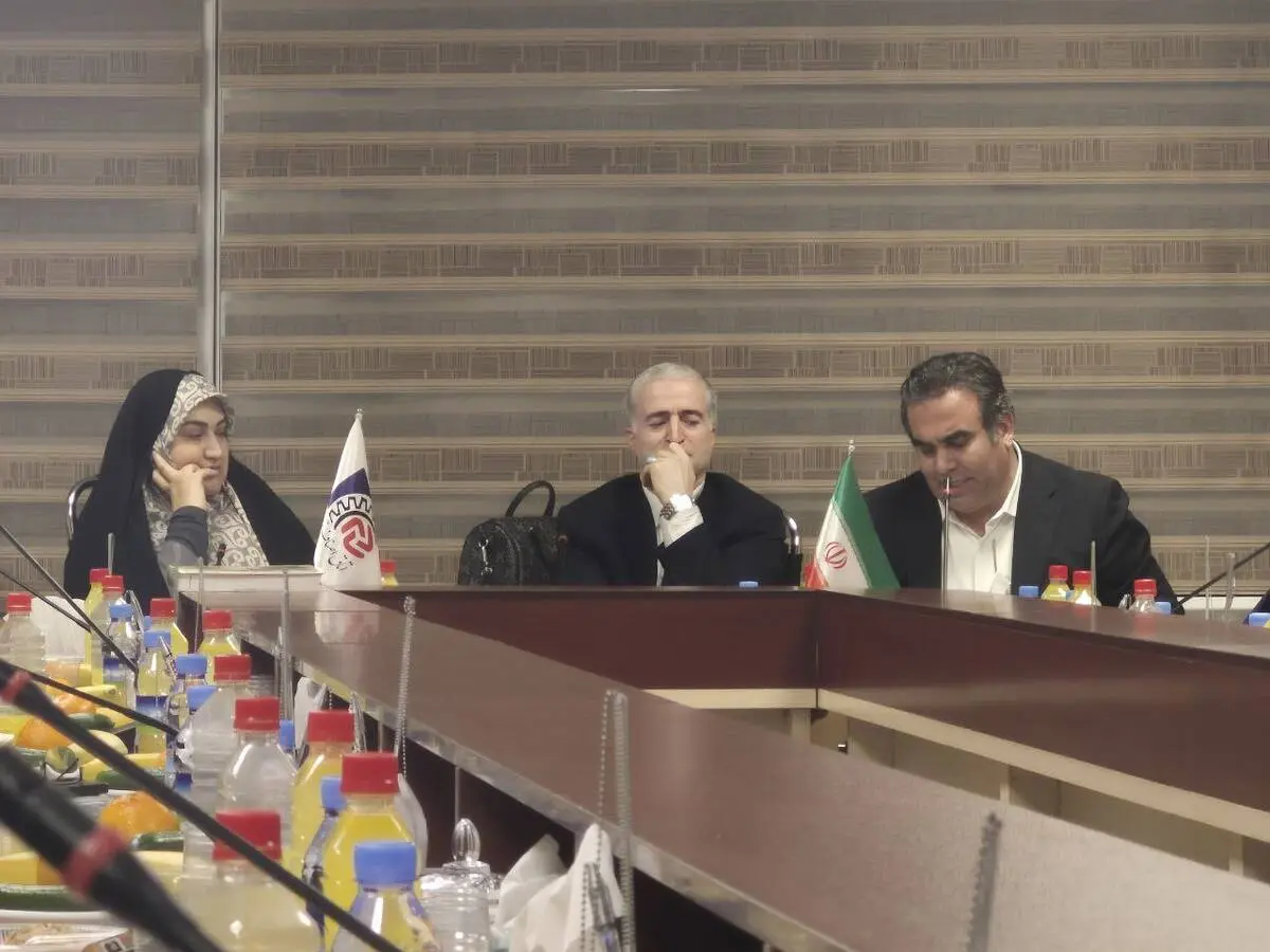 نخستین نشست «اصناف سبز» راهکارهای مهار مصرف پلاستیک را بررسی کرد     