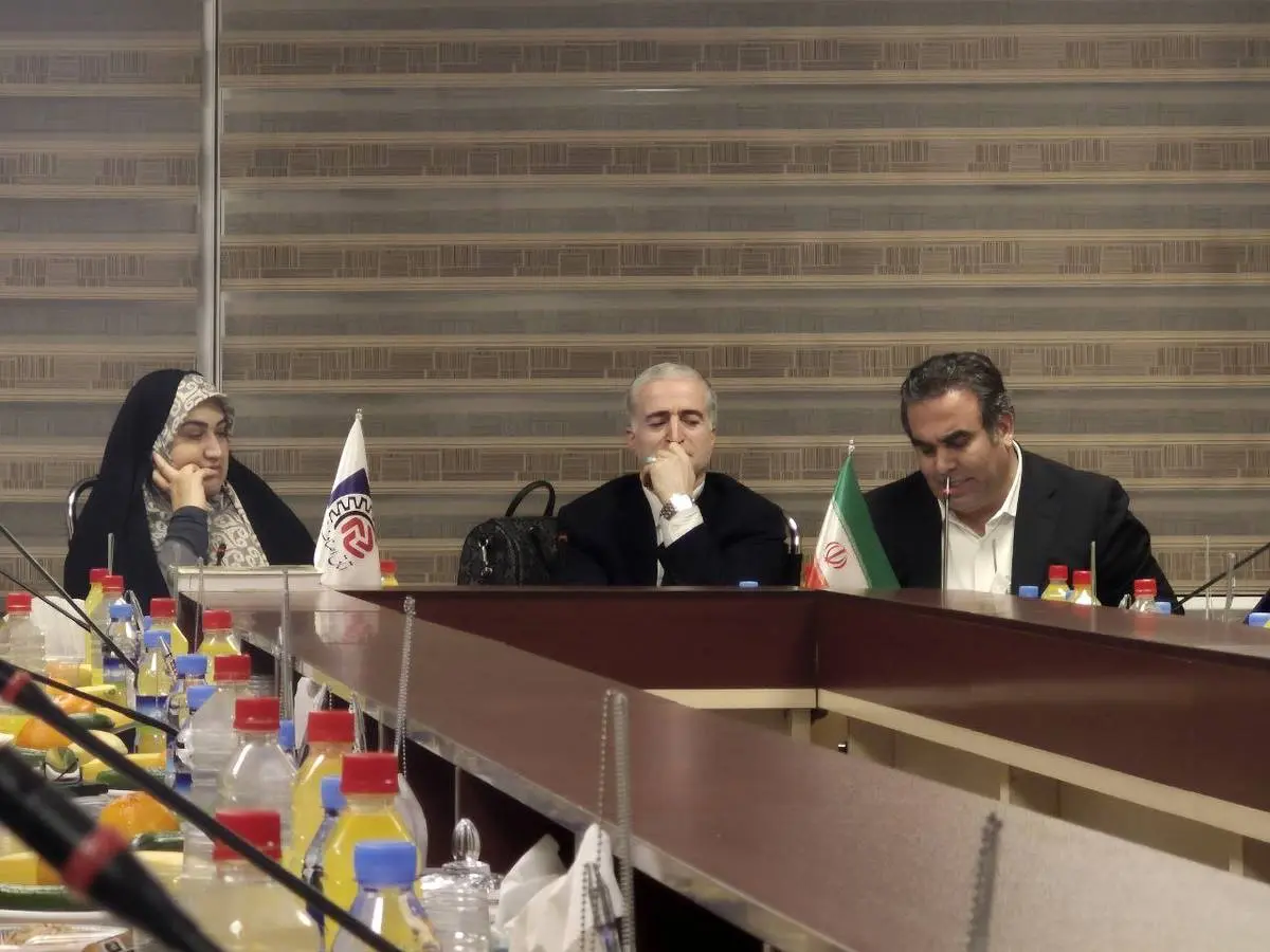 نخستین نشست «اصناف سبز» راهکارهای مهار مصرف پلاستیک را بررسی کرد     