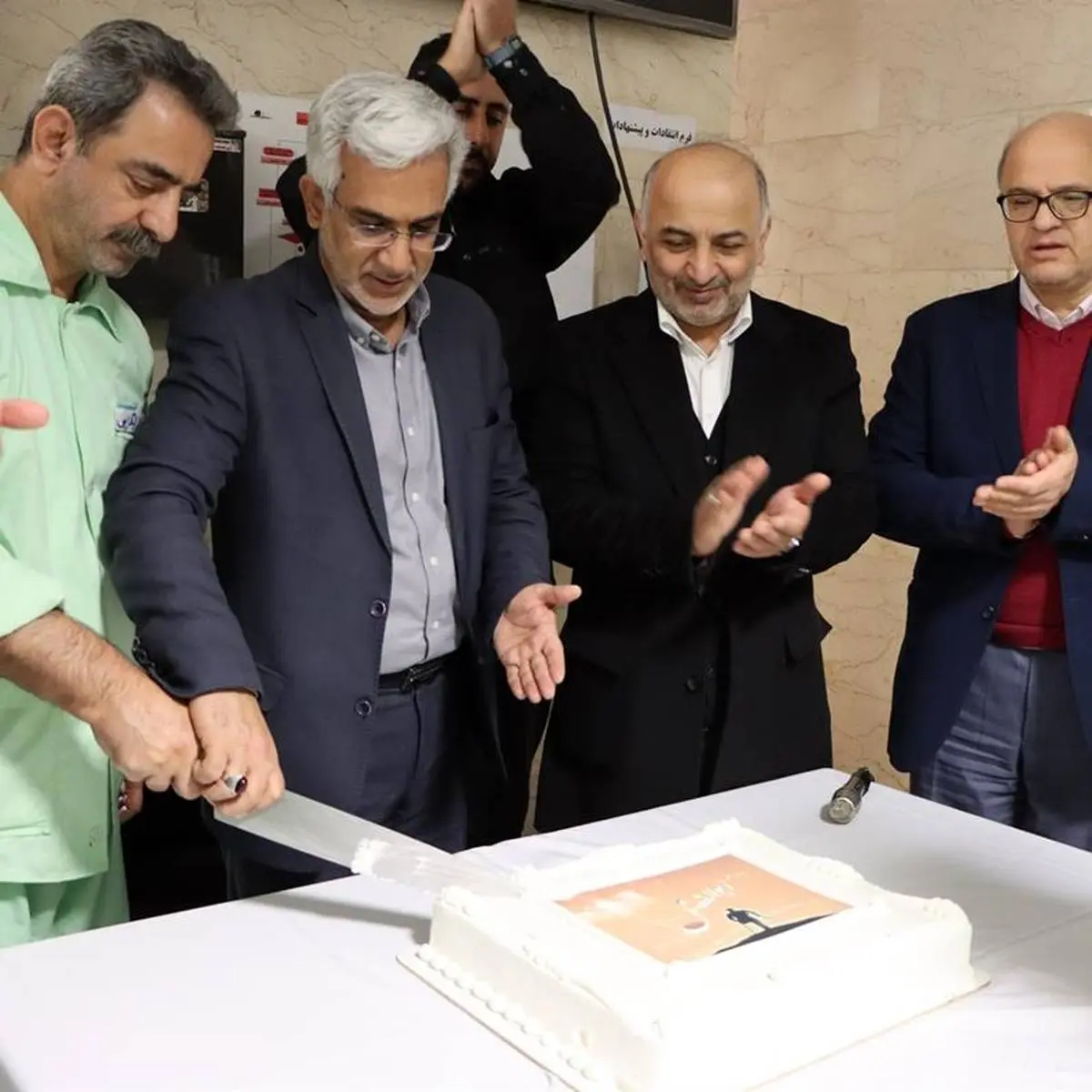 دیدار مدیرعامل بیمه دی با جانبازان بیمارستان صدر همزمان با بزرگداشت روز جانباز
