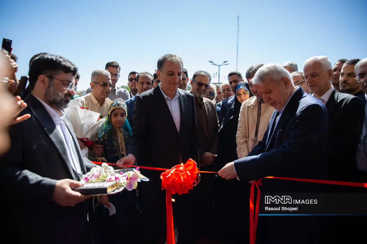 پنجمین هتل پنج ستاره اصفهان با حضور وزیر میراث فرهنگی افتتاح شد 