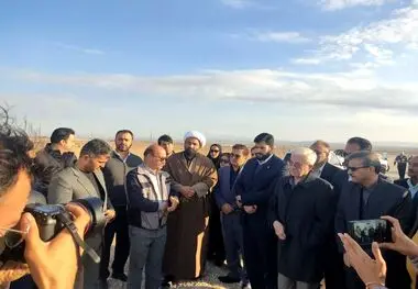 بازدید استاندار خراسان شمالی از پروژه نیروگاه خورشیدی شرکت آلومینای ایران