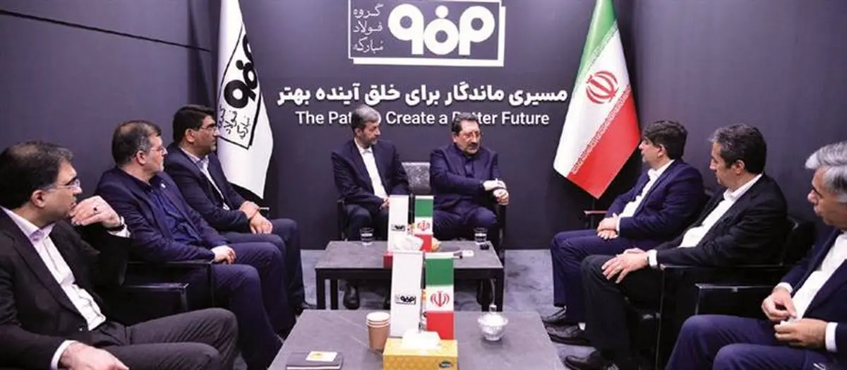 مدیرعامل گروه فولاد مبارکه در بازدید معاون اول رئیسجمهوری و وزیر صمت از غرفه فولاد مبارکه در نمایشگاه ایران اکسپو 2025 مطرح کرد:
هدفگذاری یک میلیارد دلاری صادرات محصولات فولاد مبارکه بهعنوان بزرگترین صادرکننده غیرنفتی کشور